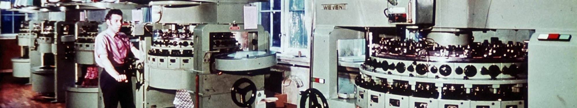 d0971-Industrie-24_Benedikt-M--ser_Rundstrickmaschinen-1920x360